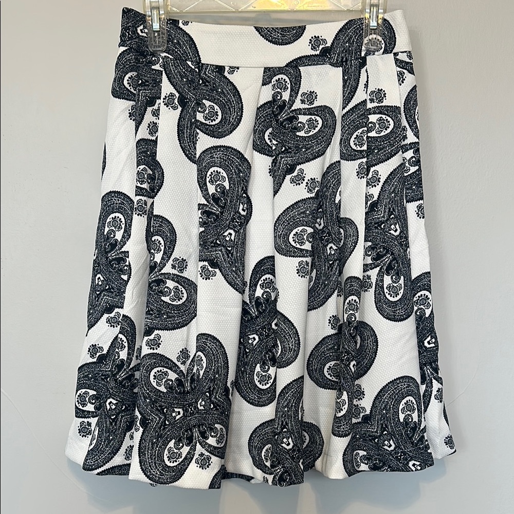 Relished, Elegant Black and White Paisley Skirt, Size L